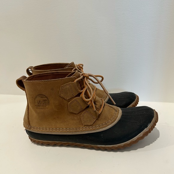 Sorel Out and About Ankle Boots - Picture 5 of 8